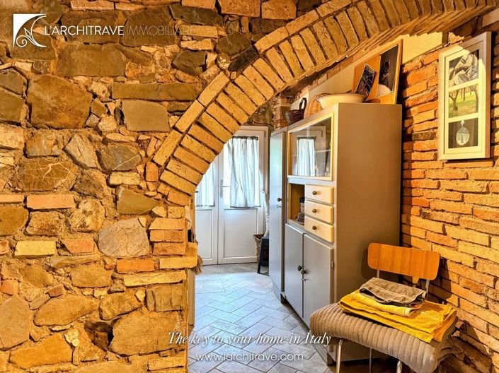 Image No.7-2 Bed House for sale