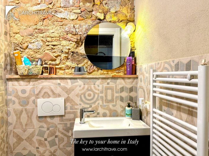 Image No.8-2 Bed House for sale