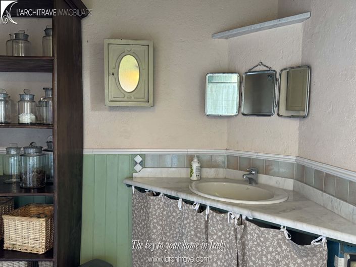 Image No.18-1 Bed House for sale