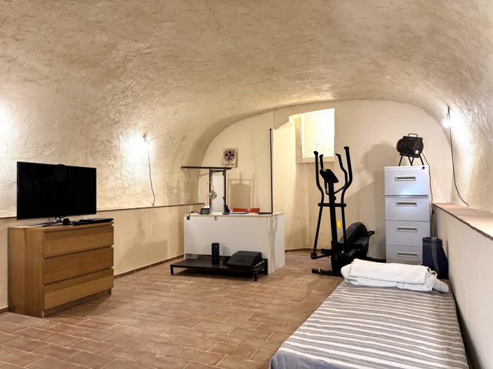 Image No.14-2 Bed House for sale