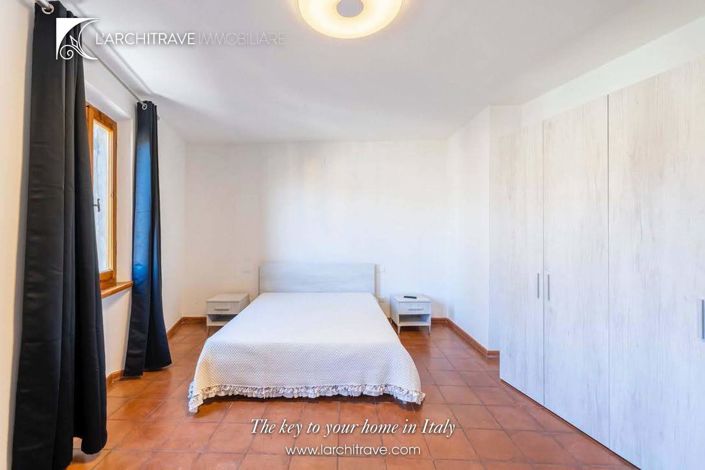 Image No.11-1 Bed House for sale