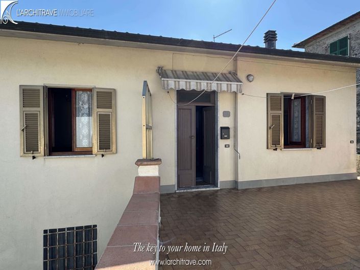 Image No.1-2 Bed House for sale