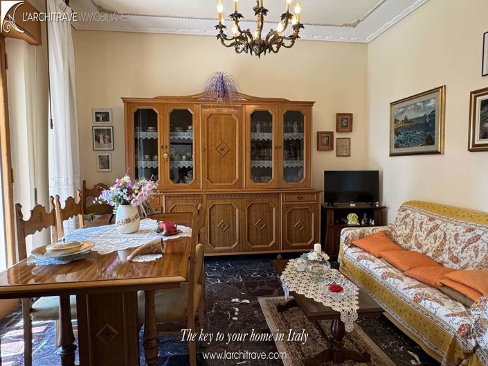 Image No.4-2 Bed House for sale