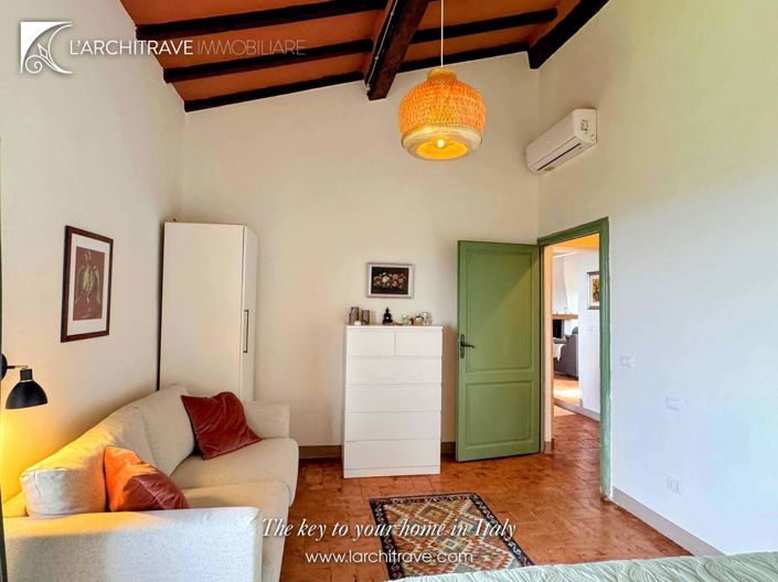 Image No.12-2 Bed House for sale