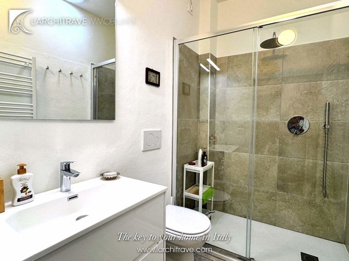 Image No.17-2 Bed House for sale