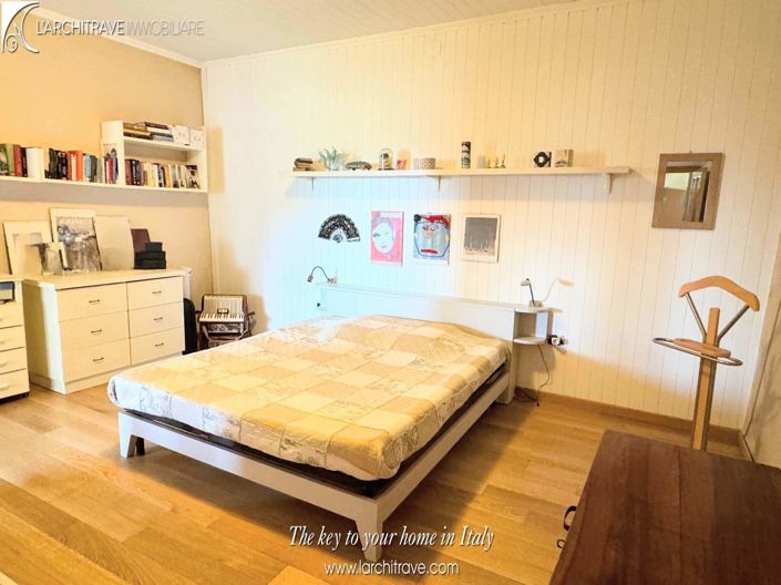 Image No.9-3 Bed House for sale