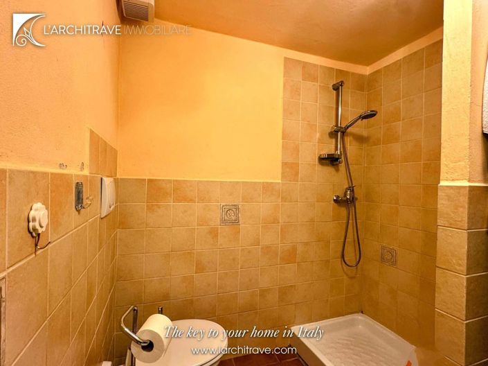 Image No.9-2 Bed House for sale