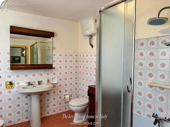 Image No.12-3 Bed House for sale