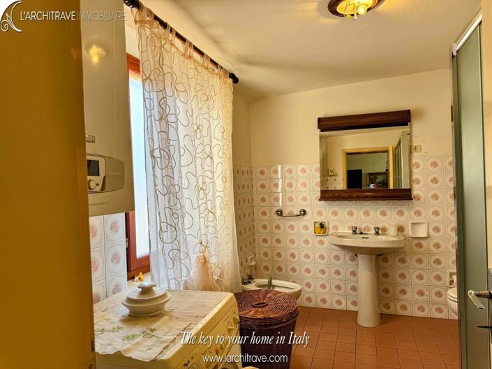 Image No.13-3 Bed House for sale