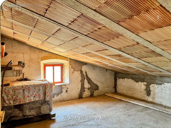 Image No.18-3 Bed House for sale