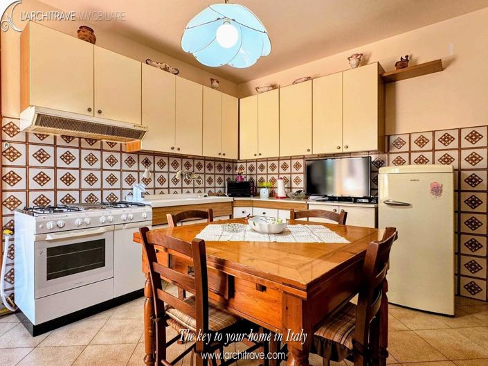 Image No.6-3 Bed House for sale