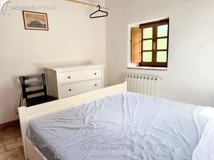 Image No.10-3 Bed House for sale