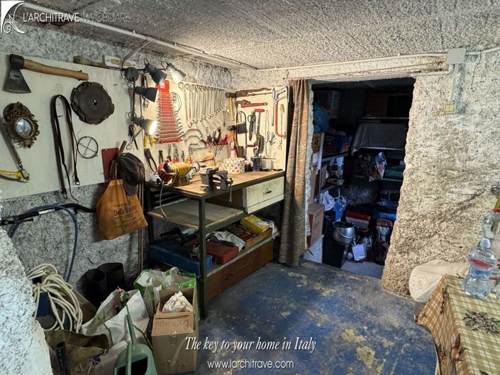 Image No.17-2 Bed House for sale