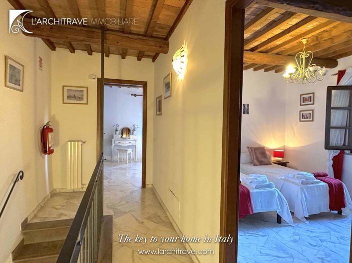 Image No.13-3 Bed House for sale