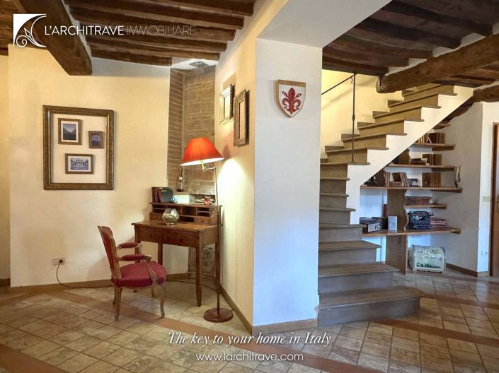 Image No.8-3 Bed House for sale