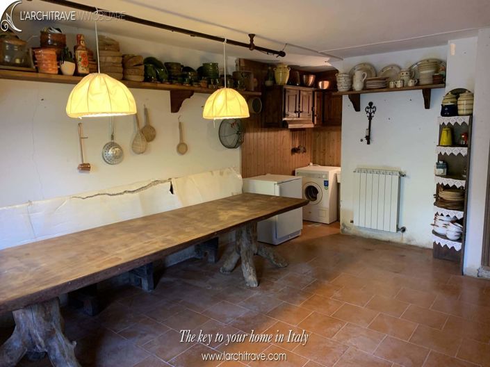 Image No.11-2 Bed House for sale