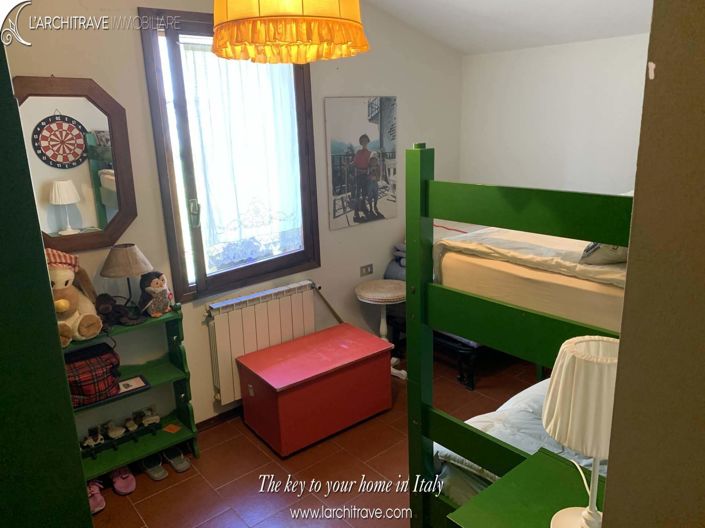 Image No.9-2 Bed House for sale