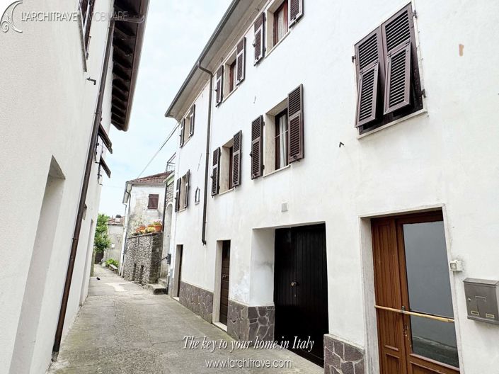 Image No.1-2 Bed House for sale