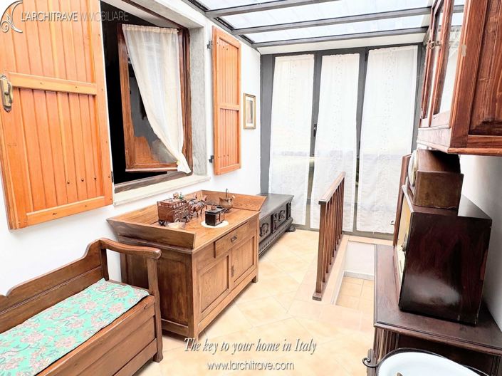 Image No.5-2 Bed House for sale