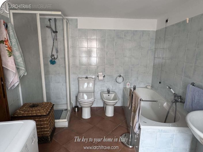 Image No.9-2 Bed House for sale