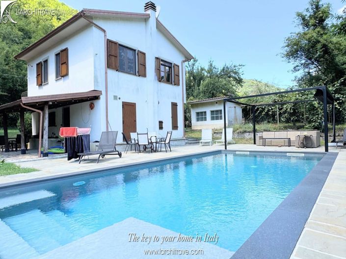 Image No.1-2 Bed Villa for sale