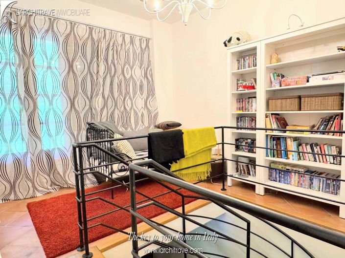 Image No.12-2 Bed Villa for sale