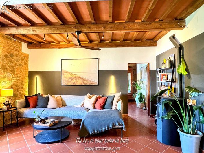 Image No.1-3 Bed House for sale