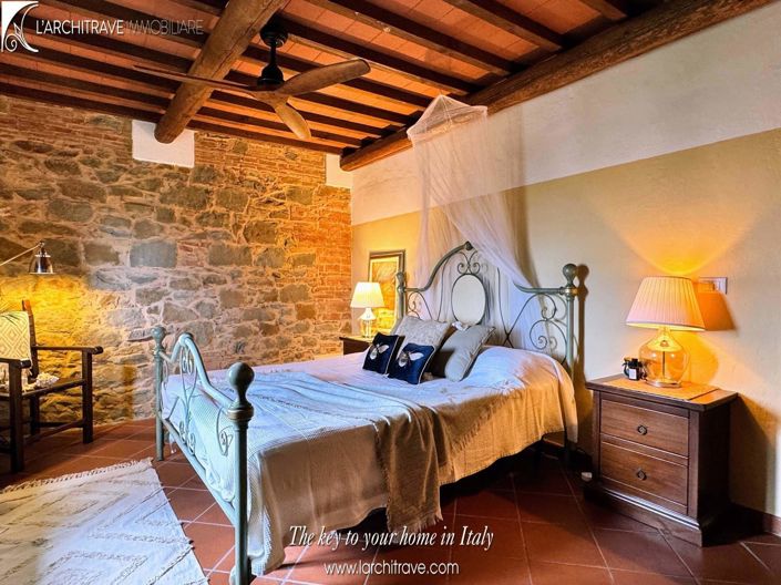 Image No.15-3 Bed House for sale