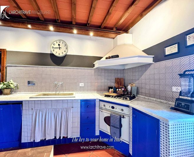 Image No.8-3 Bed House for sale