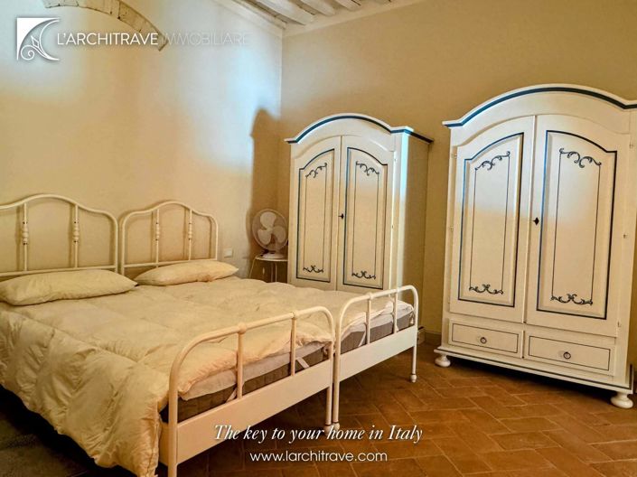 Image No.13-3 Bed House for sale