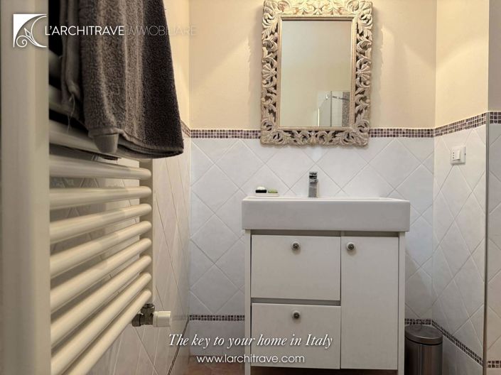 Image No.17-3 Bed House for sale