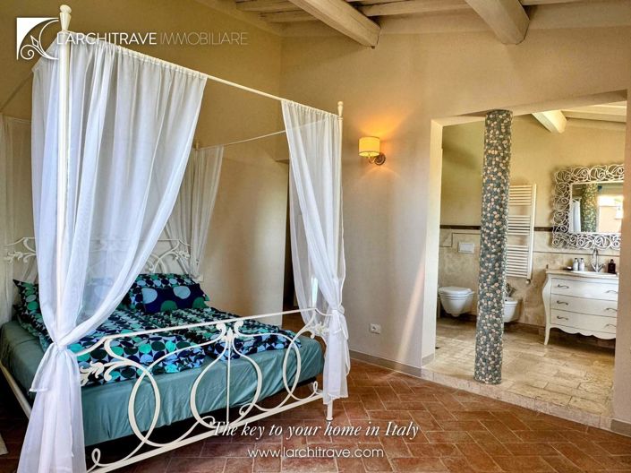 Image No.20-3 Bed House for sale