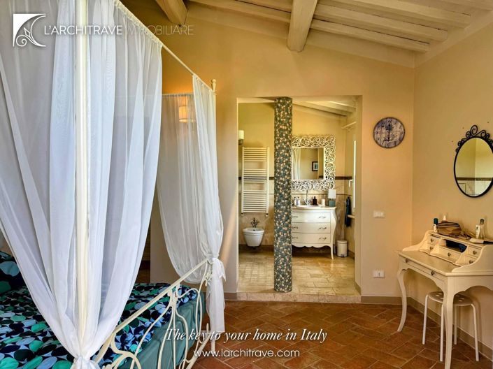 Image No.21-3 Bed House for sale