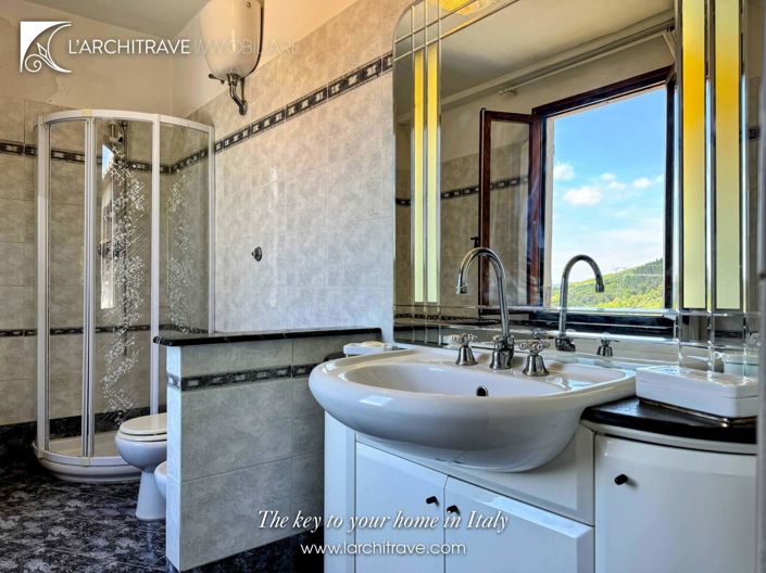 Image No.20-3 Bed House for sale