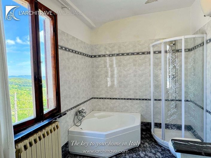 Image No.21-3 Bed House for sale