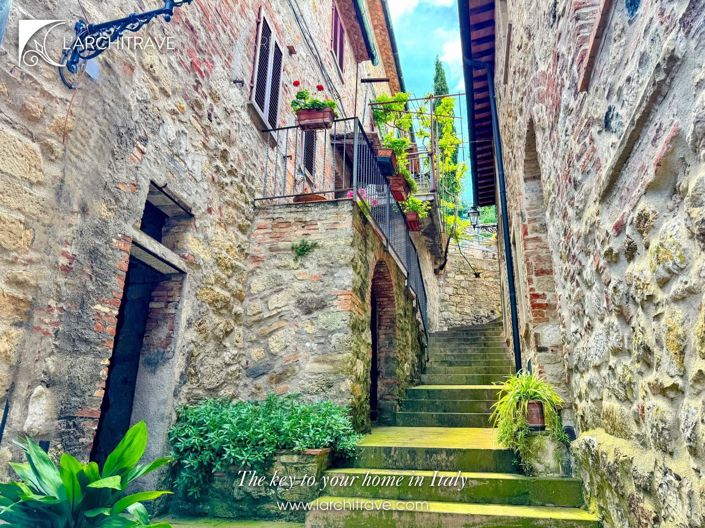 Image No.42-3 Bed House for sale