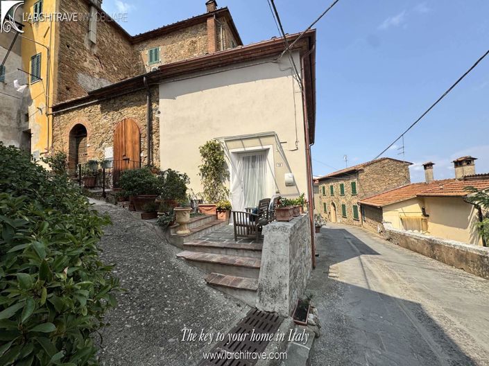 Image No.1-2 Bed House for sale