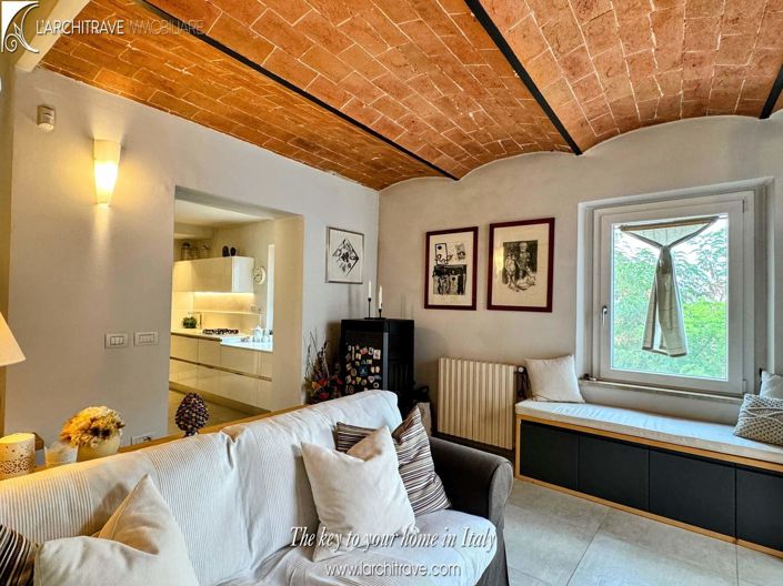 Image No.14-2 Bed House for sale