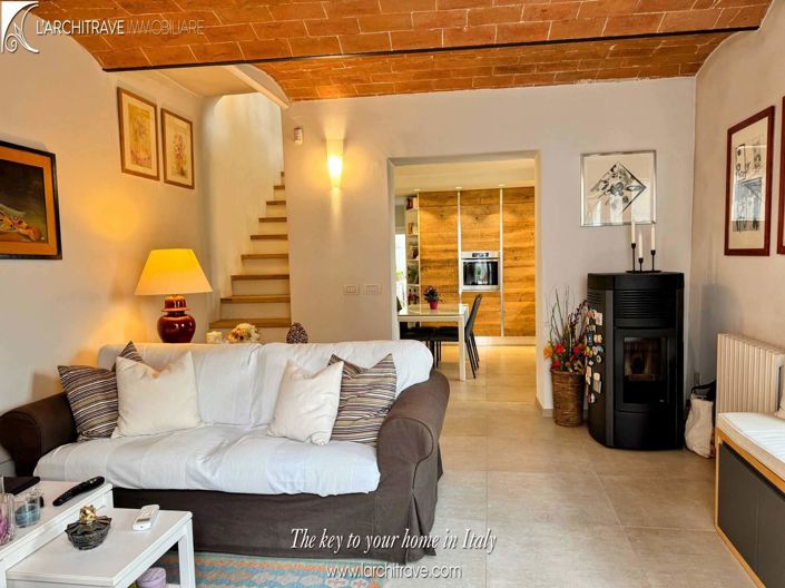 Image No.2-2 Bed House for sale