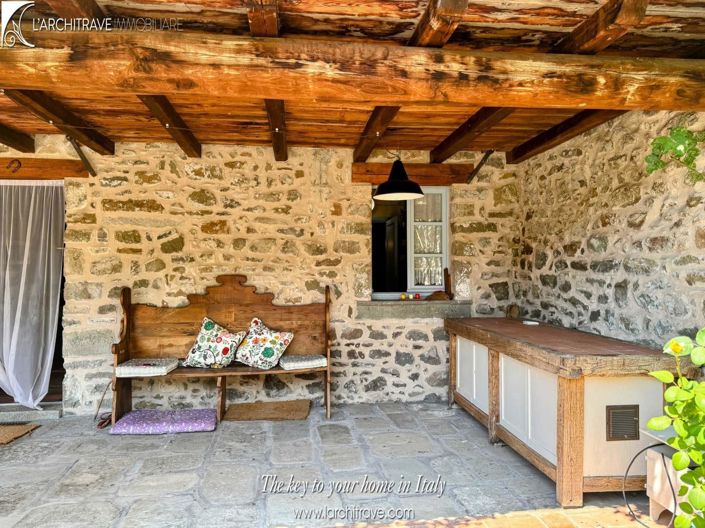 Image No.11-3 Bed House for sale