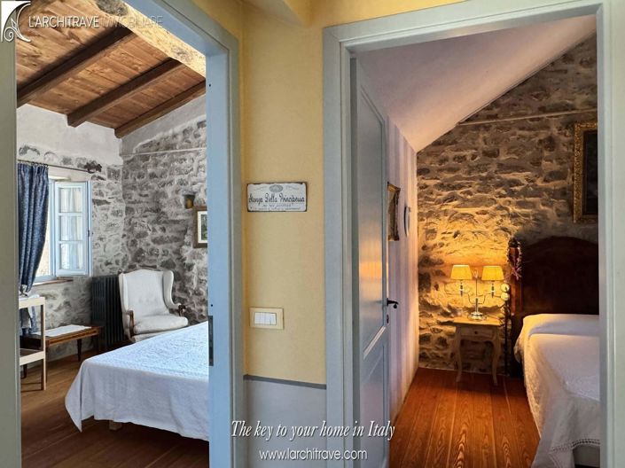 Image No.18-3 Bed House for sale