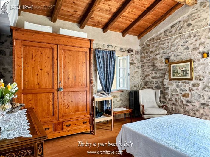 Image No.19-3 Bed House for sale