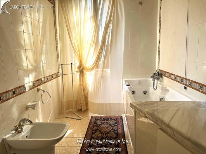 Image No.8-3 Bed Villa for sale