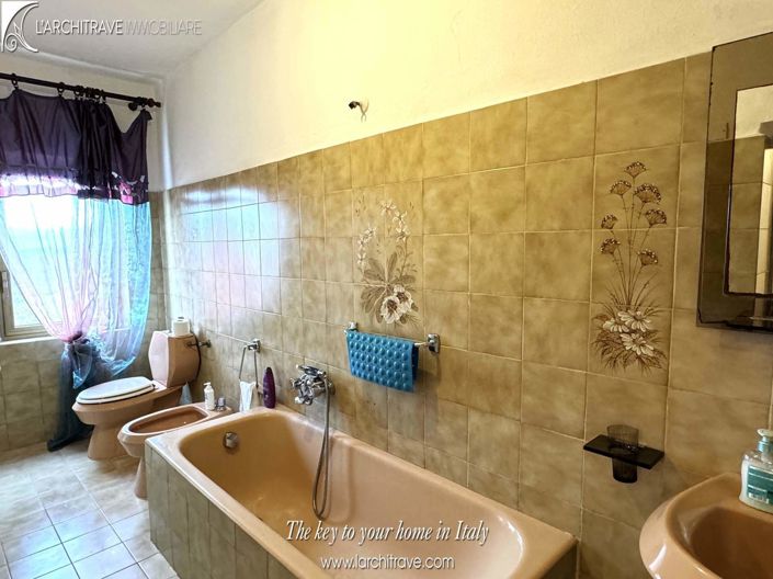 Image No.6-2 Bed House for sale