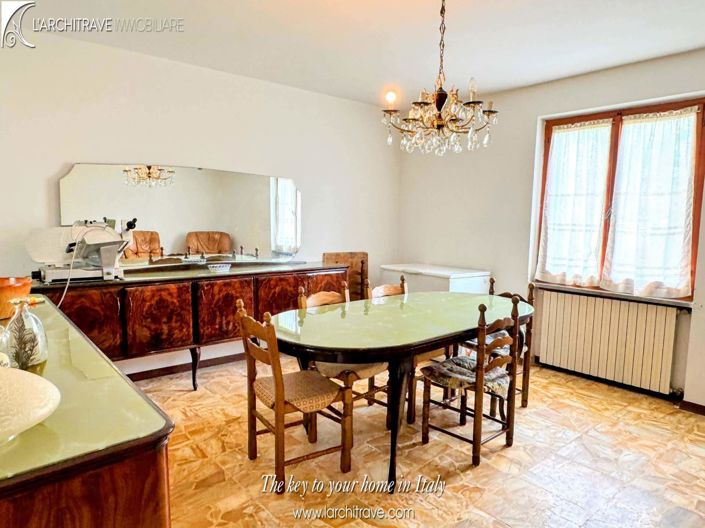 Image No.11-3 Bed House for sale