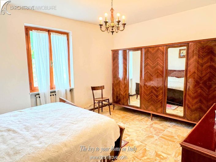 Image No.12-3 Bed House for sale