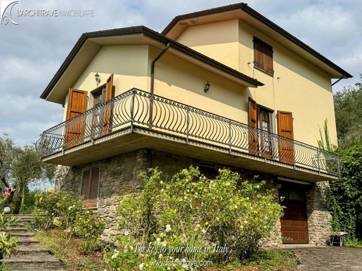 Image No.1-3 Bed Villa for sale