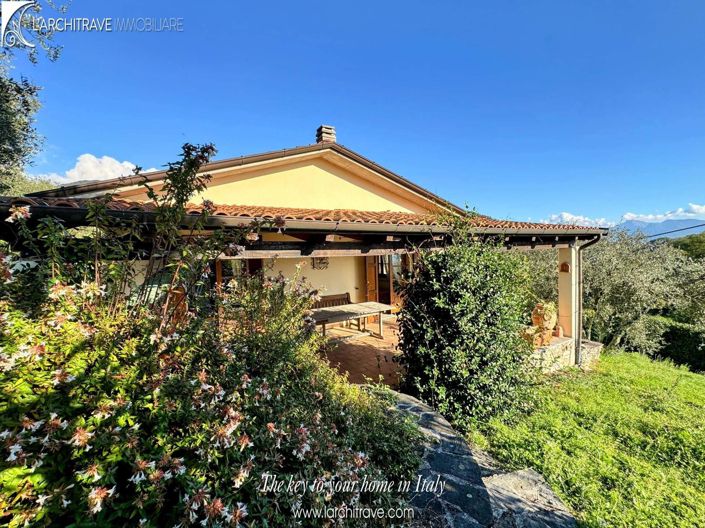 Image No.20-3 Bed Villa for sale