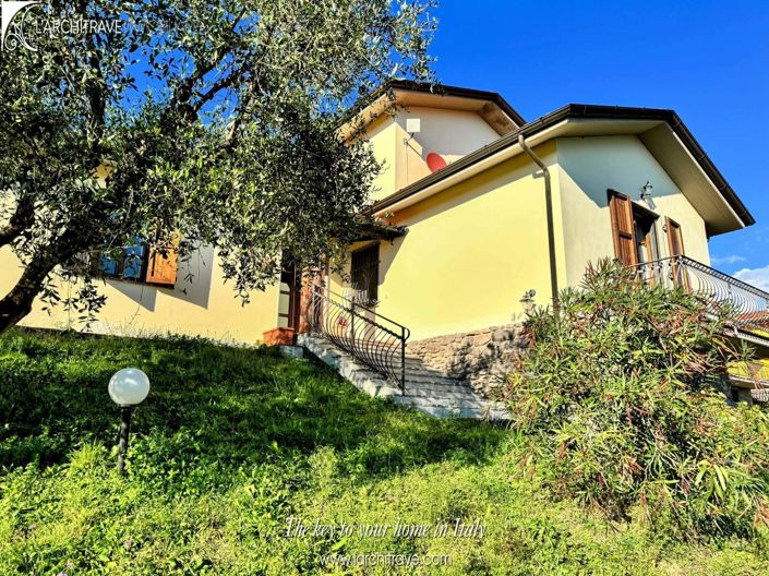 Image No.5-3 Bed Villa for sale