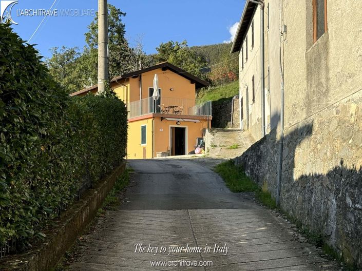 Image No.12-3 Bed House for sale